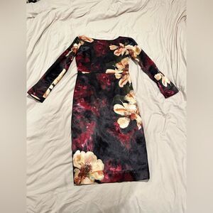 Women’s size 8 (M) elegant long sleeve floral dress
